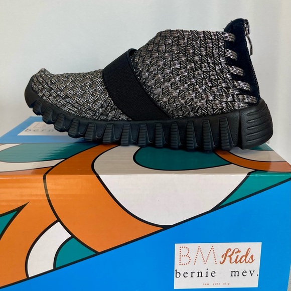 bernie mev. Other - NIB KIDS BERNIE MEV BREATHABLE BIG GIRLS SLIP ON SNEAKERS SIZE 34 or U.S. 2